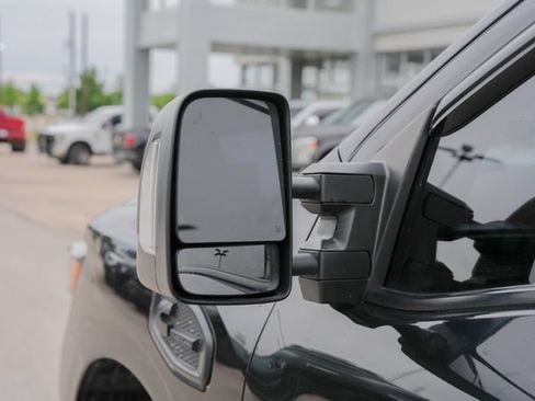 Used 2019 Nissan Titan SV w/ SV Convenience Package AWD/4WD image 13