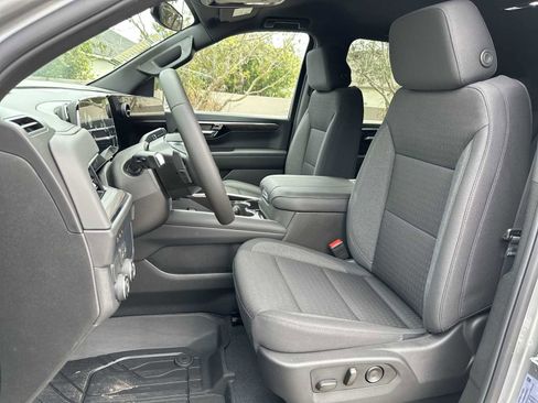 New 2026 Chevrolet Suburban LS image 15