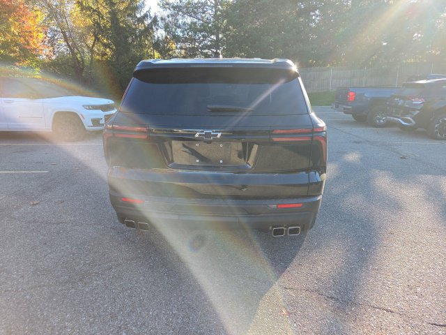 Used 2024 Chevrolet Traverse LS w/ Midnight/Sport Edition FWD image 6