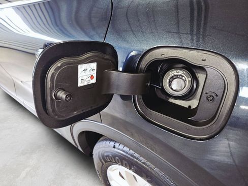 Used 2022 Ford Escape SE w/ Convenience Package FWD image 39