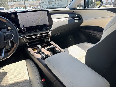 Used 2025 Lexus RX 350 350h w/ Convenience Package image 31