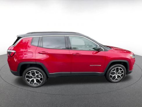 Used 2025 Jeep Compass Limited image 16