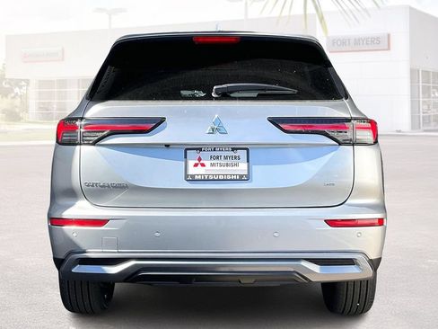 New 2026 Mitsubishi Outlander SE AWD/4WD image 4