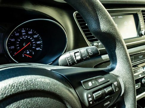 Used 2020 Kia Sedona LX FWD image 23