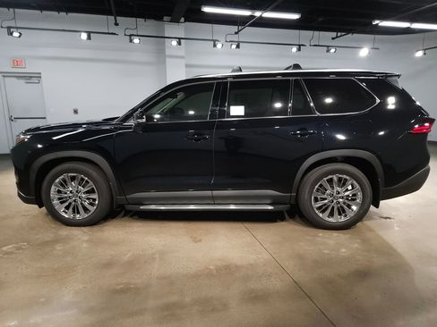 New 2026 Toyota Grand Highlander AWD image 4