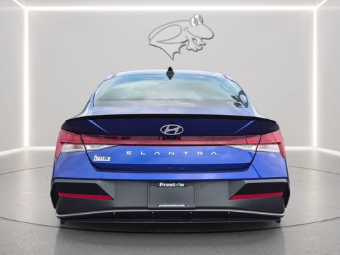 Used 2026 Hyundai Elantra SEL Sport Premium FWD image 4