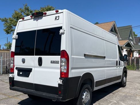 Used 2023 RAM ProMaster 2500 FWD image 3