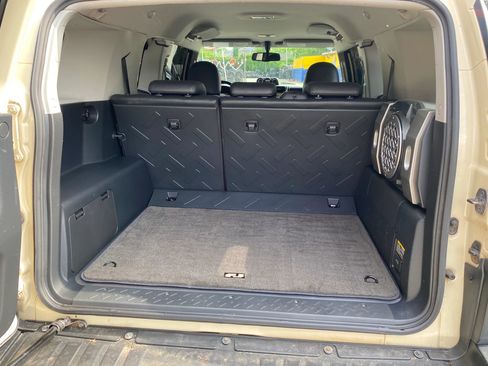 Used 2010 Toyota FJ Cruiser 4WD image 10