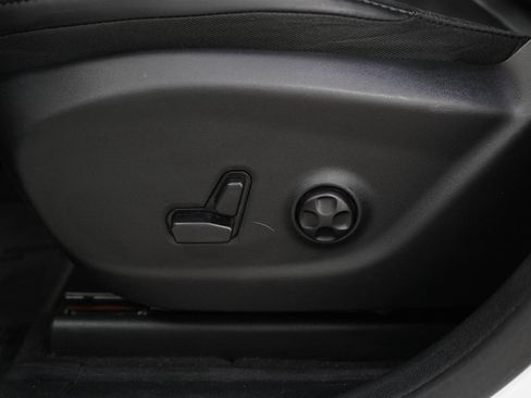 Used 2019 Jeep Cherokee Limited w/ Trailer Tow Group AWD/4WD image 27