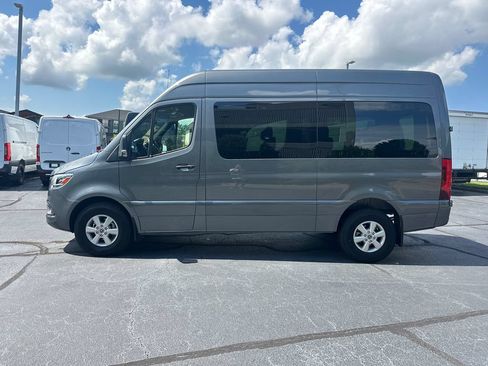 Used 2023 Mercedes-Benz Sprinter 2500 image 4