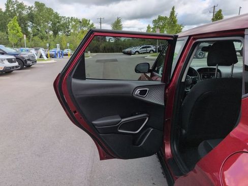 Used 2022 Kia Soul LX FWD image 21