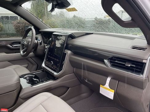 New 2026 GMC Yukon XL Elevation w/ Elevation Premium Package image 30