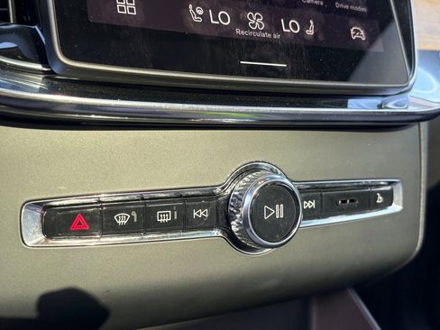 New 2025 Volvo XC90 T8 Plus w/ Protection Package Premier image 16