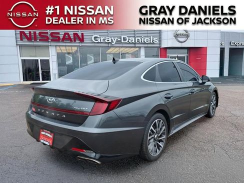 Used 2023 Hyundai Sonata Limited w/ Preferred Accessory Package FWD image 7