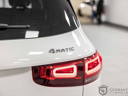 Used 2022 Mercedes-Benz GLB 250 4MATIC image 15