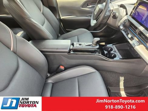 Used 2024 Toyota Prius XLE FWD image 14