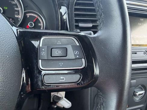 Used 2019 Volkswagen Beetle 2.0T S FWD image 29