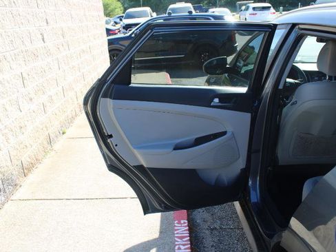 Used 2018 Hyundai Tucson SEL FWD image 16