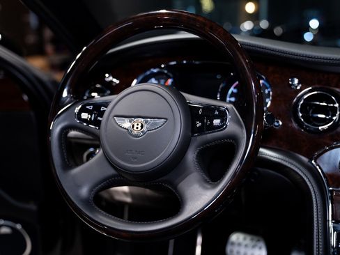 Used 2019 Bentley Mulsanne image 14