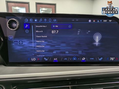 Used 2025 Chevrolet Traverse LT w/ Driver Confidence Package image 13