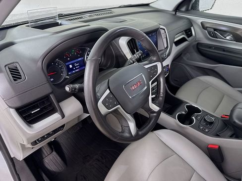 Used 2022 GMC Terrain SLT w/ Infotainment Package II image 9