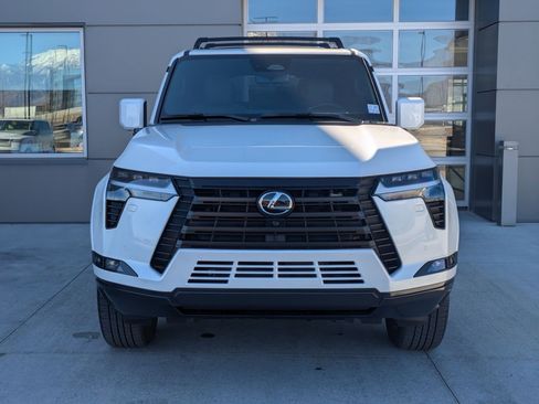 Used 2026 Lexus GX 550 Luxury+ w/ Accessory Package (2T) image 2