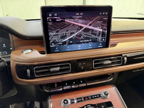 Used 2023 Lincoln Aviator Reserve image 19