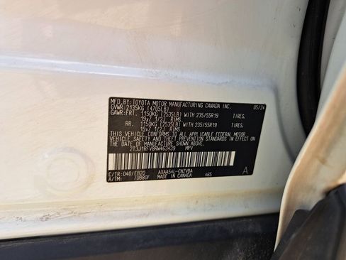 Used 2024 Toyota RAV4 Adventure AWD/4WD image 28