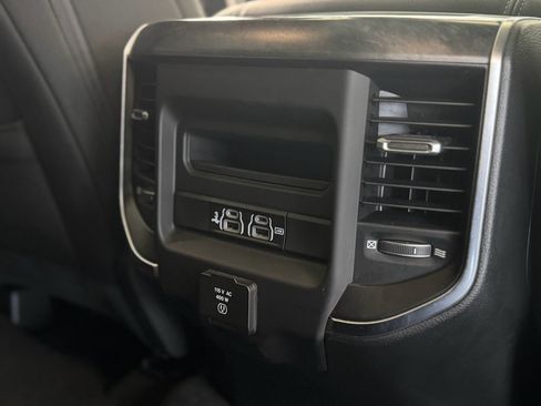 Used 2019 RAM 1500 Big Horn AWD/4WD image 32