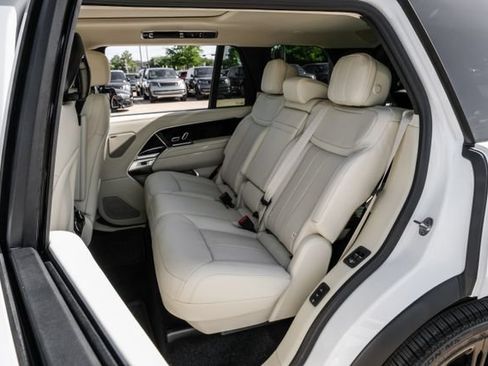 New 2026 Land Rover Range Rover Long Wheelbase SE AWD/4WD image 48