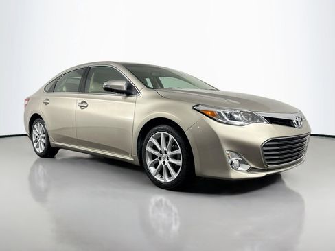 Used 2013 Toyota Avalon Limited image 3