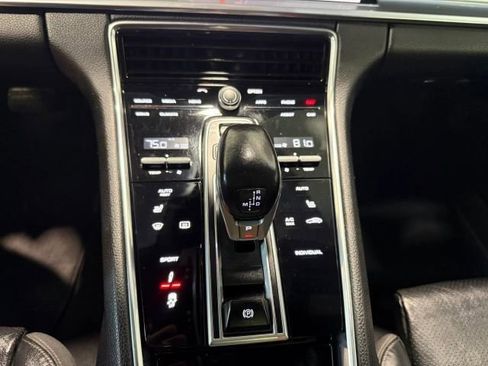 Used 2017 Porsche Panamera 4 image 22
