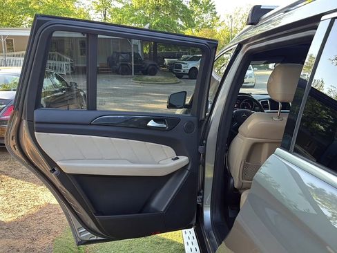 Used 2015 Mercedes-Benz GL 450 4MATIC image 19