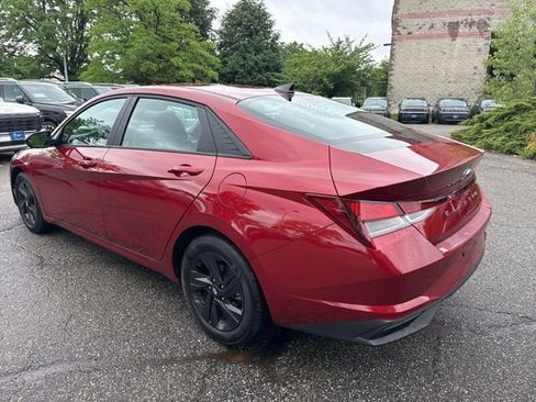 Used 2023 Hyundai Elantra SEL FWD image 16