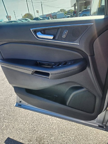 Used 2015 Ford Edge SEL w/ Equipment Group 201A AWD/4WD image 4