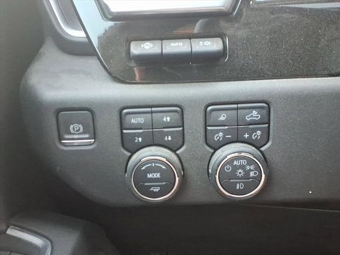 Used 2023 Chevrolet Silverado 1500 High Country w/ High Country Premium Package AWD/4WD image 12