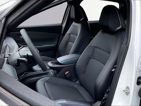 New 2026 Nissan Leaf Platinum+ w/ Cargo Package (Platinum+) image 9