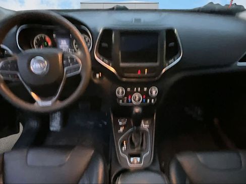 Used 2022 Jeep Cherokee Latitude Lux w/ Sun & Sound Group image 10