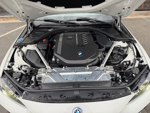 Used 2023 BMW M440i Coupe w/ Premium Package image 5