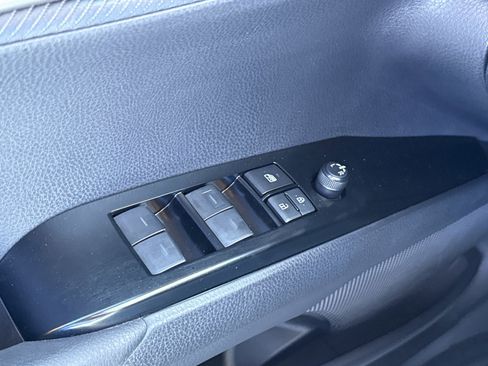 Used 2025 Toyota Camry SE image 16