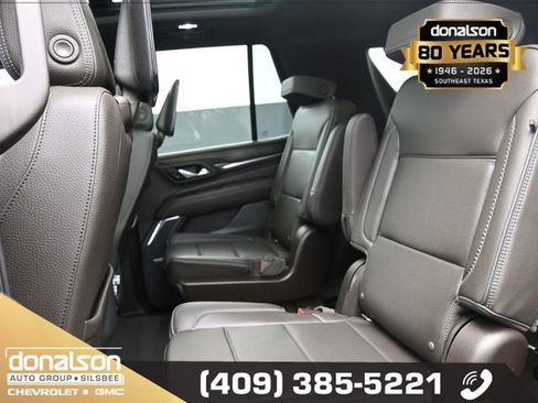 Used 2021 GMC Yukon Denali w/ Denali Premium Package image 12