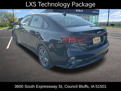 Used 2023 Kia Forte LXS w/ LXS Technology Package FWD image 6