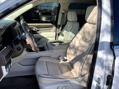 Used 2021 GMC Yukon XL Denali w/ Denali Premium Package image 30