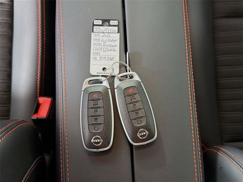 Used 2026 Nissan Rogue SV image 31