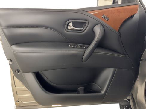 Used 2019 INFINITI QX80 Luxe w/ Proassist Package image 14