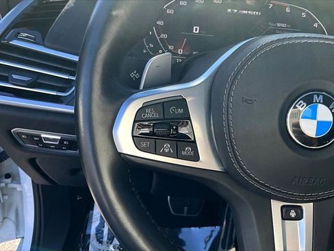 Used 2021 BMW X7 M50i image 11