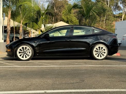 Used 2022 Tesla Model 3 RWD image 3