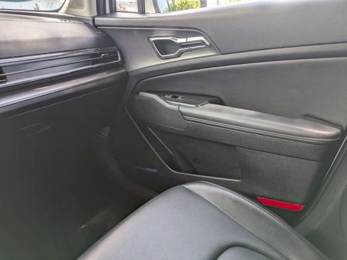 Used 2023 Kia Sportage SX FWD image 16