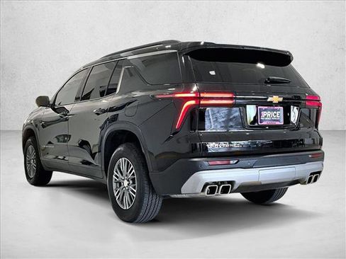 Used 2025 Chevrolet Traverse LT w/ Driver Confidence Package FWD image 13