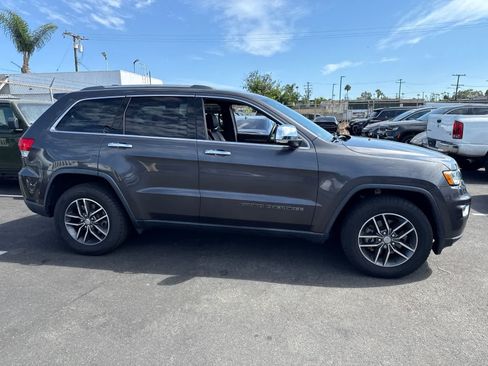 Used 2018 Jeep Grand Cherokee Limited RWD image 6